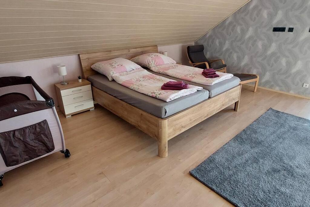 Grosse Tolle 4 Zimmer Ferienwohnung Im Herzen Des Odenwaldes Mörlenbach Exteriör bild